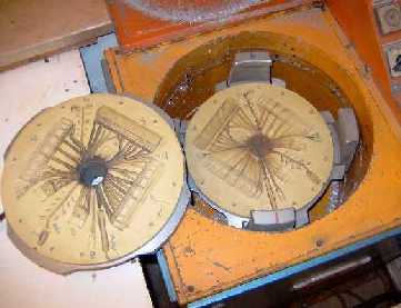 Obere und untere Formh�lfte in der Giessmaschine